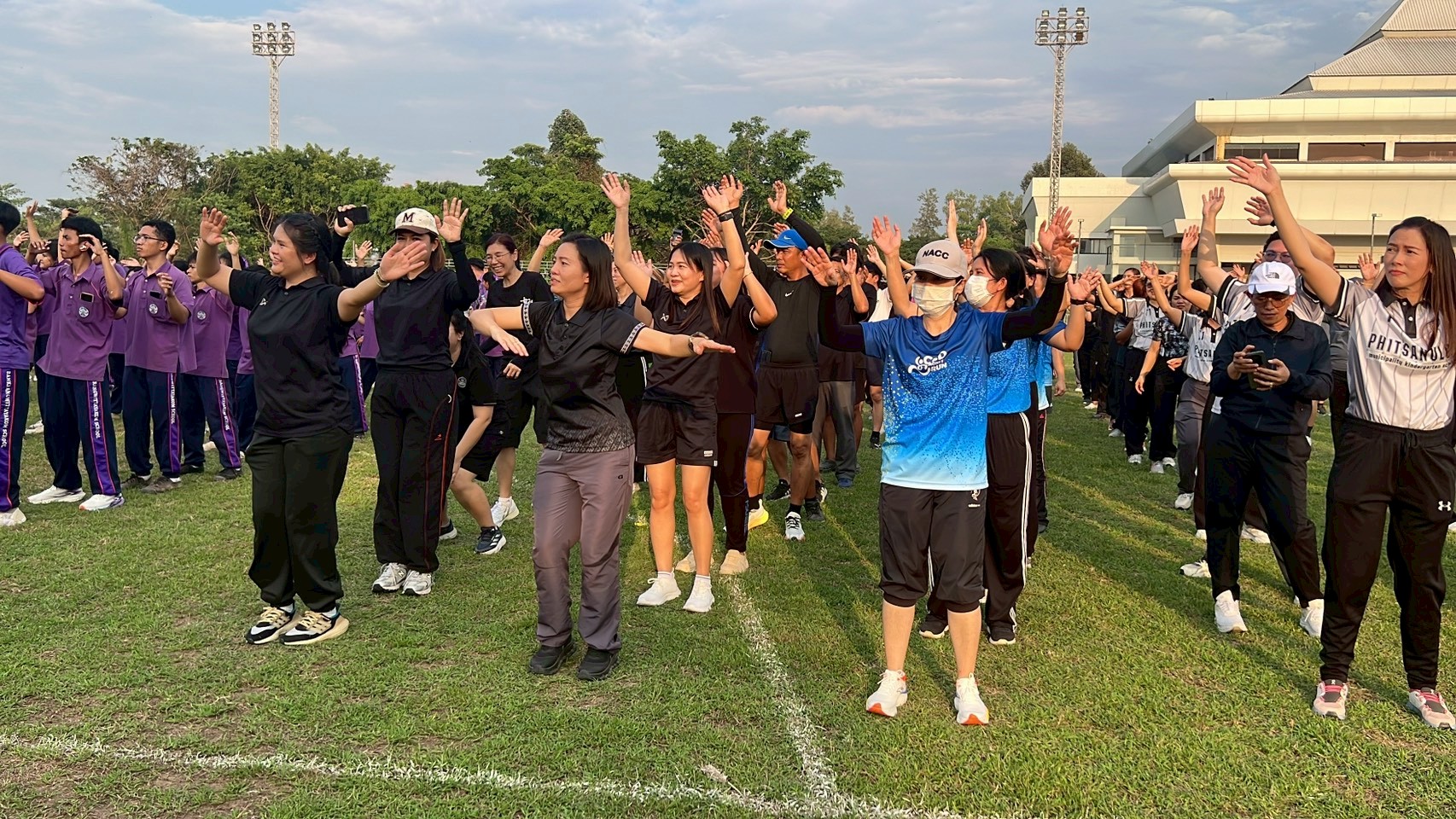 title - ส.ป.ก.พิษณุโลก เข้าร่วมกิจกรรม “ผู้ว่าฯ พาออกกำลังกาย” ครั้งที่ 3 เดิน-วิ่งเพื่อสุขภาพ กว่า 600 คน ร่วมสร้างวิถีชีวิตสายสุขภาพ